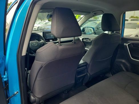 Used 2020 Toyota RAV4 LE w/ Carpet Mat Package FWD image 13