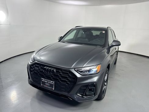 Used 2024 Audi Q5 2.0T Premium Plus w/ Premium Plus Package AWD/4WD image 32