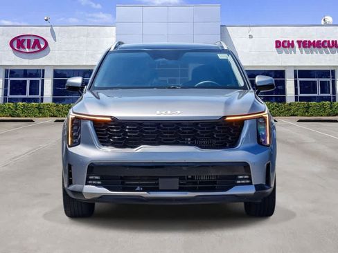 Certified 2025 Kia Sorento EX AWD/4WD image 2