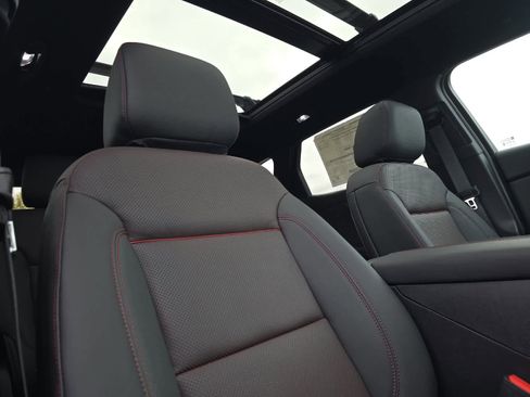 New 2025 Chevrolet Blazer RS w/ Driver Confidence II Package image 17