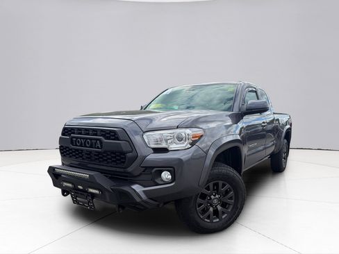 Used 2021 Toyota Tacoma SR5 AWD/4WD image 1