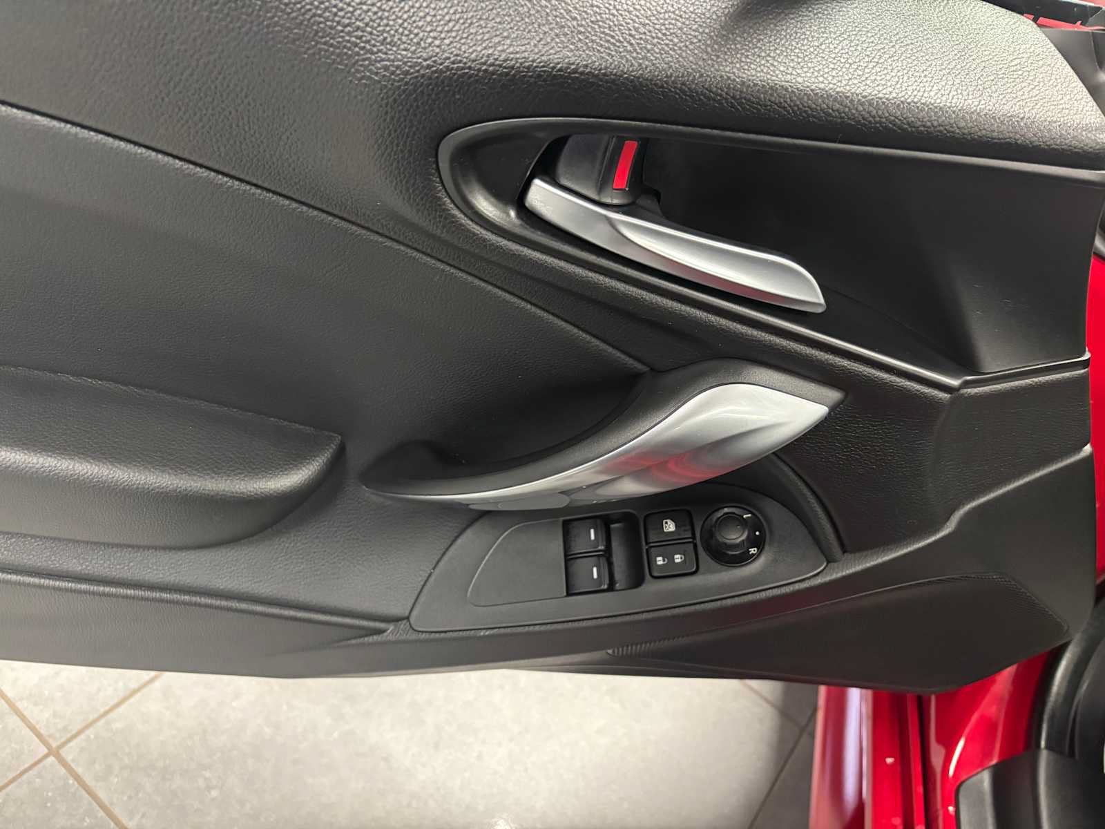 Used 2018 FIAT 124 Spider Classica w/ Technology Group RWD image 12