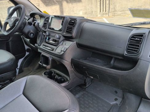 Used 2025 RAM ProMaster 2500 w/ Convenience Group FWD image 22