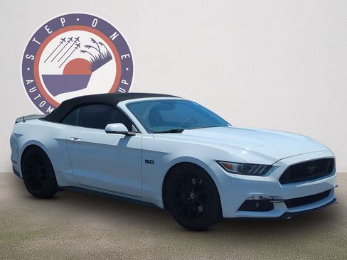 Used 2015 Ford Mustang GT Premium RWD image 2