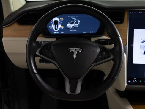 Used 2018 Tesla Model X 100D AWD/4WD image 30