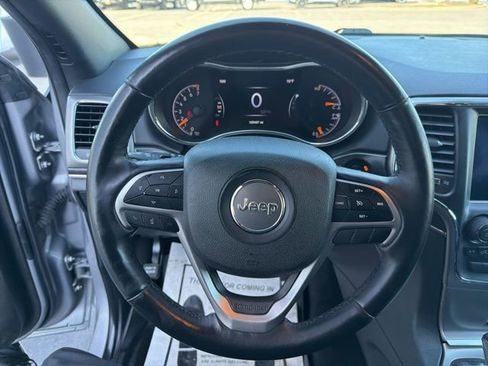 Used 2018 Jeep Grand Cherokee Limited image 21