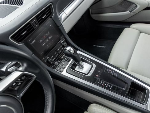Certified 2017 Porsche 911 Carrera image 31