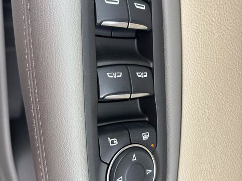 Used 2024 Cadillac XT6 Premium Luxury w/ Technology Package AWD/4WD image 13