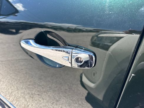 Used 2019 Nissan Pathfinder Platinum AWD/4WD image 19