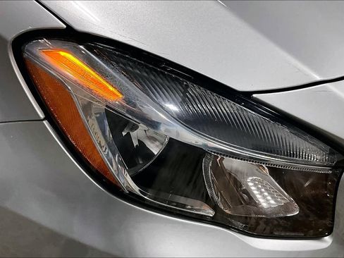 Used 2016 Mercedes-Benz GLA 250 4MATIC image 27