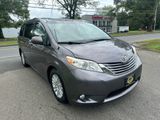 Used 2013 Toyota Sienna XLE image 3