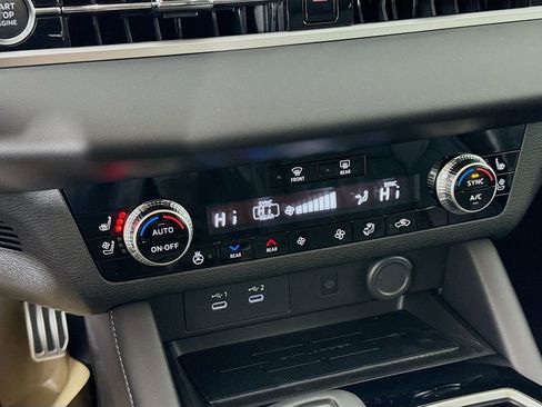 New 2026 Mitsubishi Outlander SEL FWD image 16