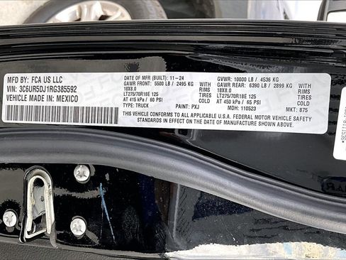 Used 2024 RAM 2500 Big Horn w/ Sport Appearance Package image 37