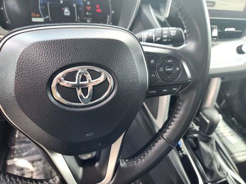Used 2023 Toyota Corolla Cross XLE w/ Convenience Package AWD/4WD image 22