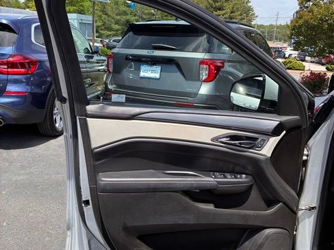 Used 2013 Cadillac SRX FWD image 42