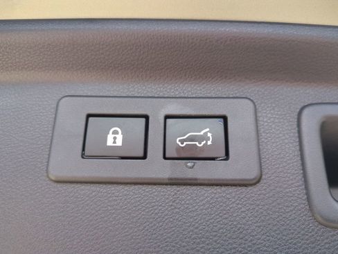 Used 2020 Subaru Forester Premium image 15