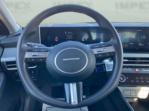 Used 2025 Hyundai Sonata SEL FWD image 12