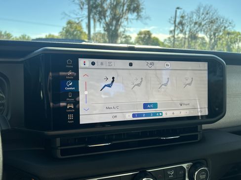 New 2026 Jeep Gladiator Sport image 25