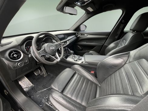 Used 2018 Alfa Romeo Stelvio Ti Sport AWD/4WD image 28