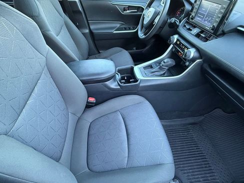 Certified 2022 Toyota RAV4 XLE image 35