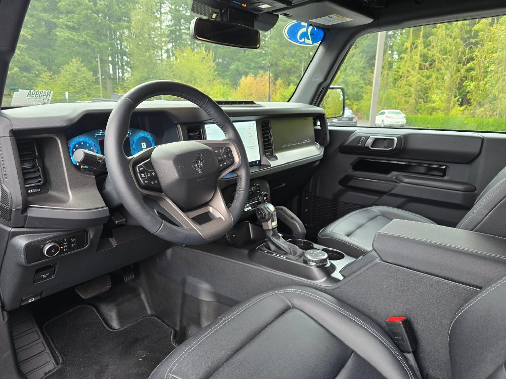 Used 2025 Ford Bronco Badlands AWD/4WD image 14