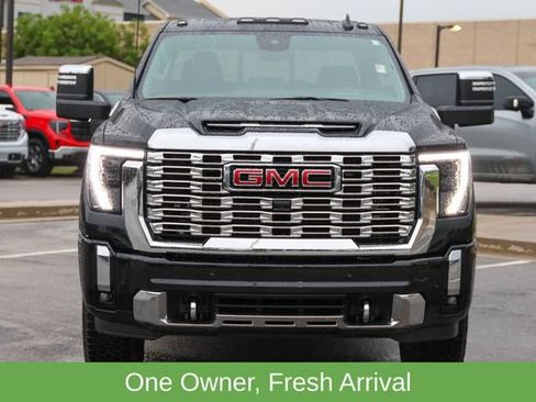 Used 2026 GMC Sierra 2500 Denali w/ Technology Package AWD/4WD image 2