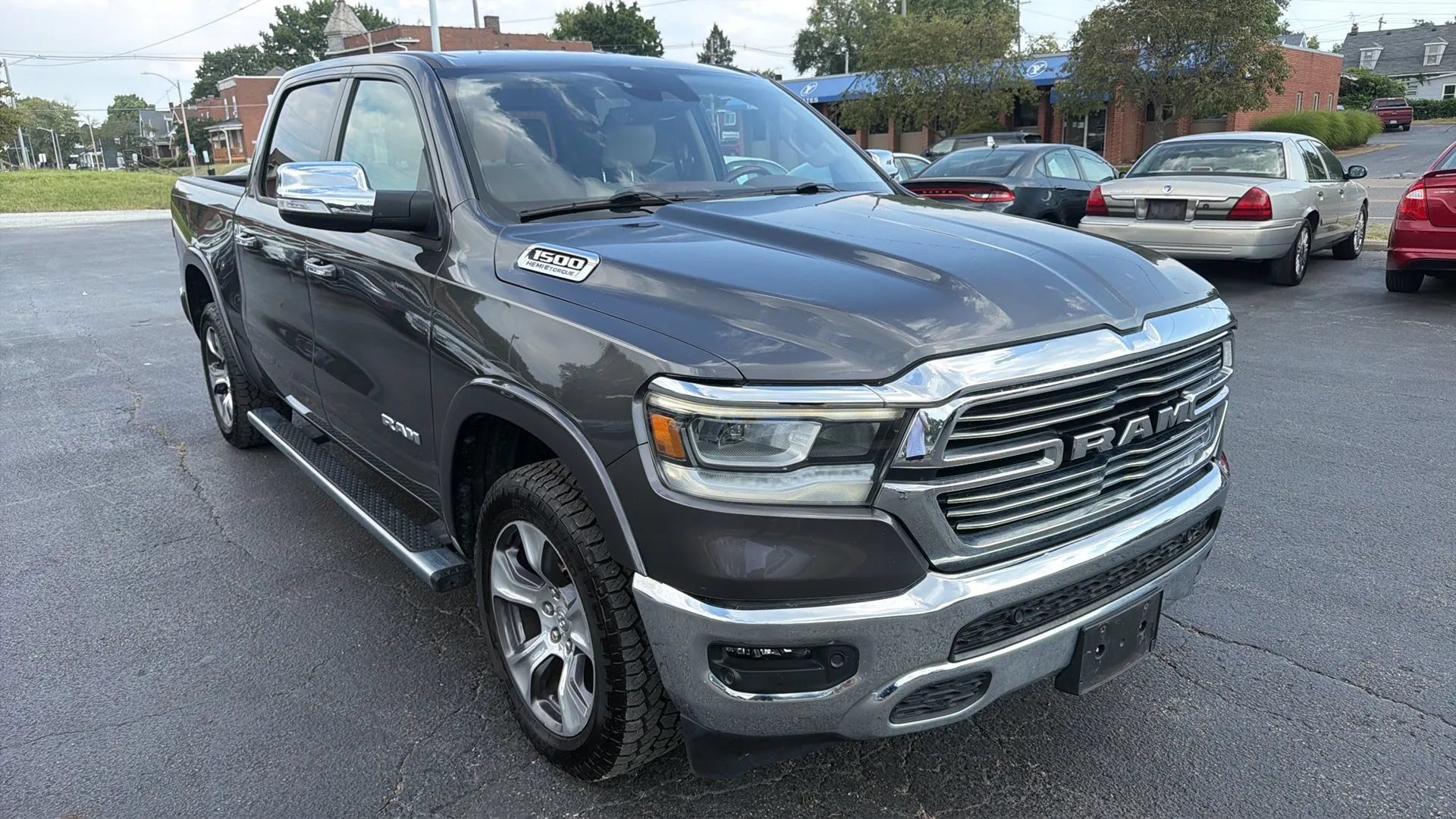 Used 2021 RAM 1500 Laramie AWD/4WD image 3