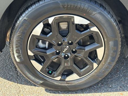 Certified 2024 Kia Sorento S FWD image 7
