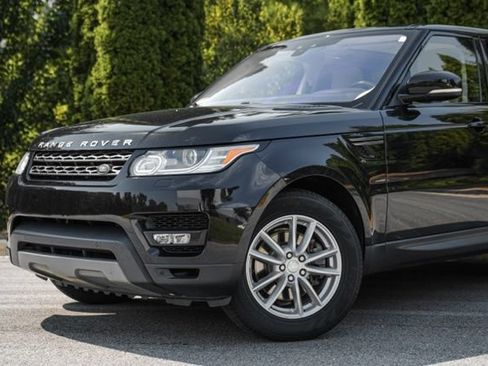 Used 2017 Land Rover Range Rover Sport SE AWD/4WD image 3