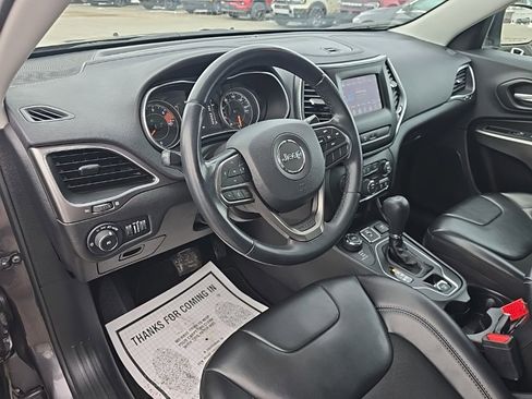 Certified 2020 Jeep Cherokee Latitude Plus image 15