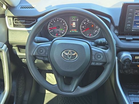 Used 2022 Toyota RAV4 XLE image 20