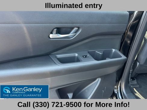 Used 2022 Nissan Pathfinder SV AWD/4WD image 47