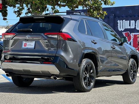 Certified 2025 Toyota RAV4 SE AWD/4WD image 4
