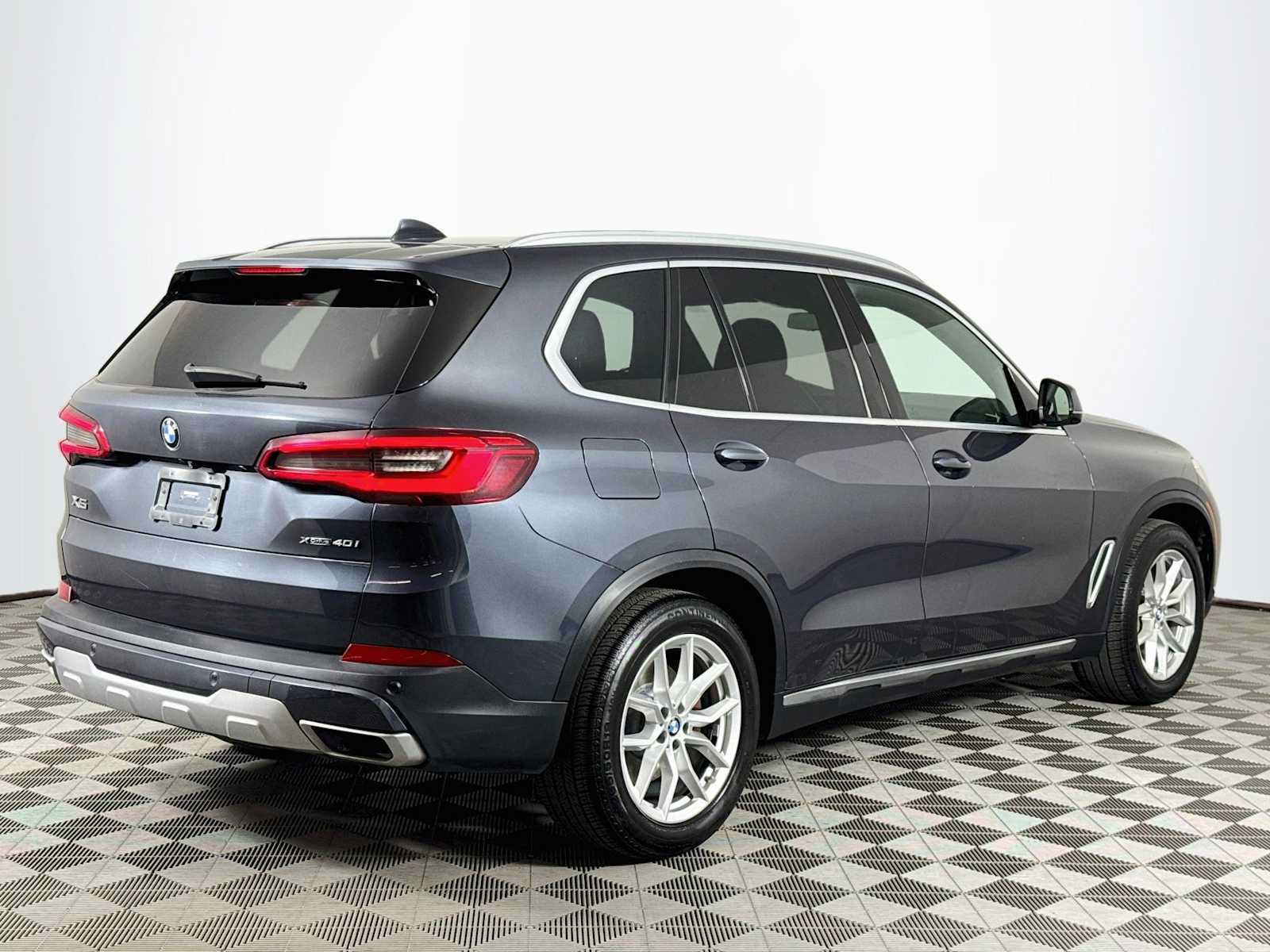 Used 2019 BMW X5 xDrive40i w/ Convenience Package AWD/4WD image 5
