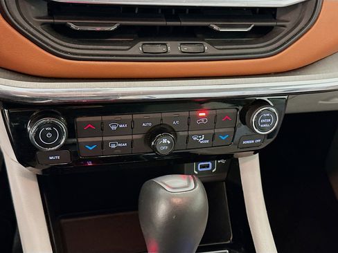 Used 2022 Jeep Compass Limited image 23