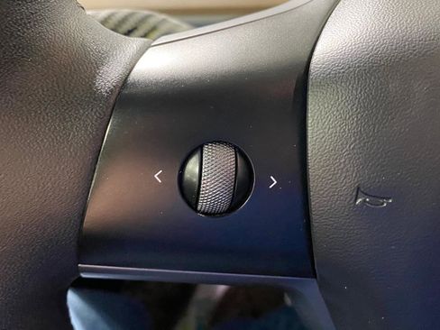 Used 2020 Tesla Model Y Long Range AWD/4WD image 20