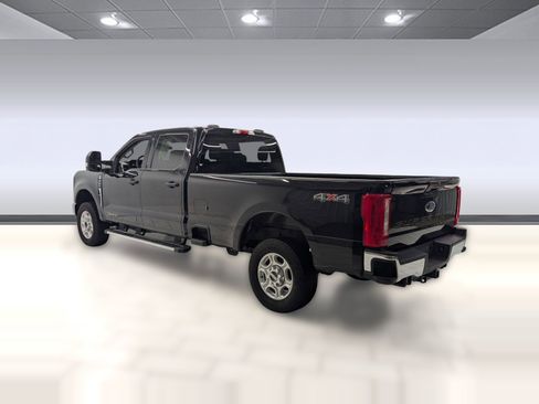 Used 2025 Ford F250 XLT image 2