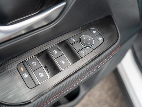 Certified 2025 Nissan Kicks SR AWD/4WD image 17