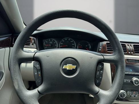 Used 2016 Chevrolet Impala LT FWD image 16