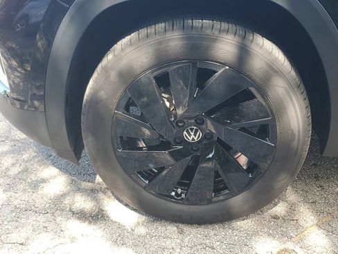 Certified 2026 Volkswagen Atlas SE w/ Black Wheel Package AWD/4WD image 12