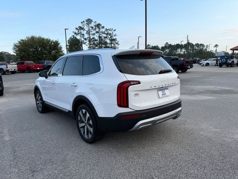 Used 2022 Kia Telluride EX w/ EX Premium Package FWD image 7