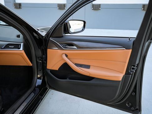 Used 2021 BMW 540i w/ Convenience Package image 20