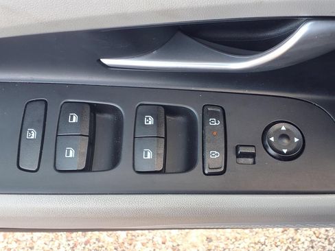 Used 2024 Hyundai Elantra Limited FWD image 13
