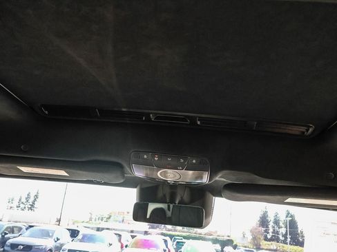 Used 2025 Mercedes-Benz G 550 image 31