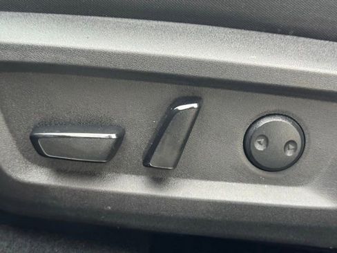 Used 2023 Nissan Rogue SV image 18