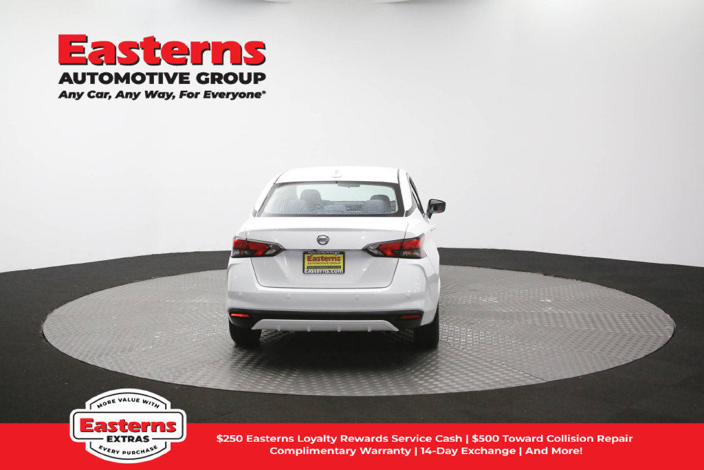 Used 2022 Nissan Versa SV FWD image 40