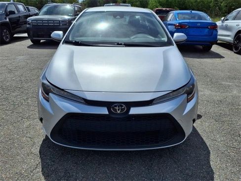 Used 2022 Toyota Corolla LE image 8