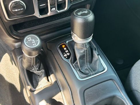 Used 2024 Jeep Wrangler Unlimited Sport AWD/4WD image 25