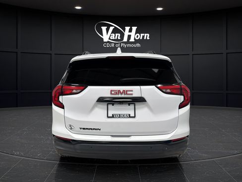 Used 2021 GMC Terrain SLT w/ Infotainment Package II FWD image 4