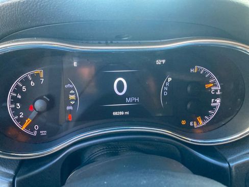 Used 2017 Jeep Grand Cherokee Limited image 19